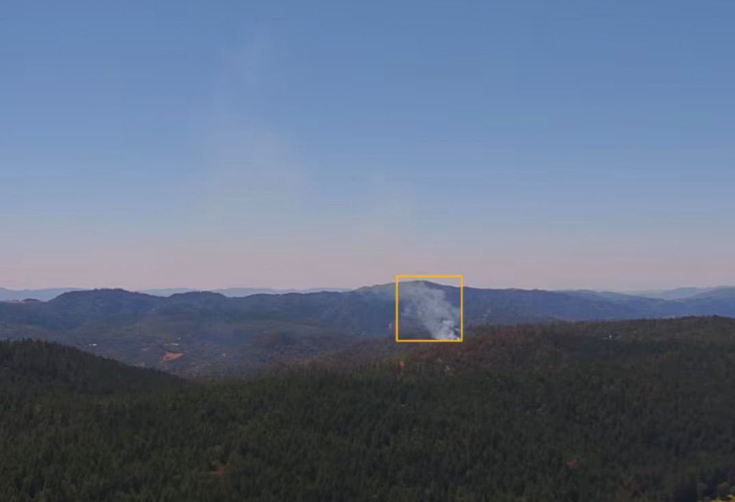 FIREHUB — AI smoke detection in the field with visual bounding box
